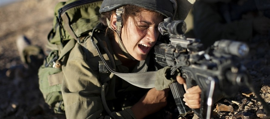 Pentagon kadın askerleri de cepheye gönderiyor