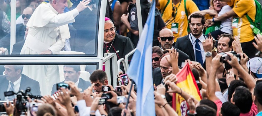 Papa ziyareti Brezilya’yı ikiye böldü