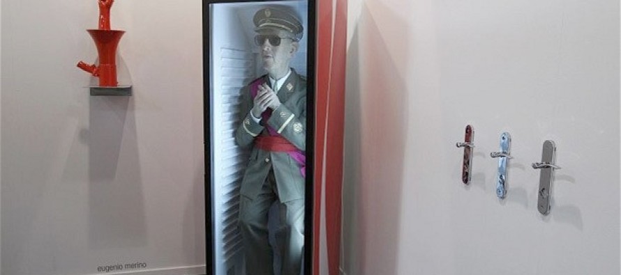 Diktatör Franco’nun heykelini Coca-Cola buzdolabına koyan İspanyol sanatçıya hakaret davası