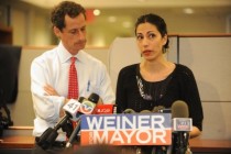 Bir Anthony Weiner klasiği: Yine ‘uygunsuz mesaj’ skandalı