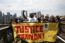 [Foto Galeri] New York’ta yüzlerce kişi Trayvon Martin için yürüdü