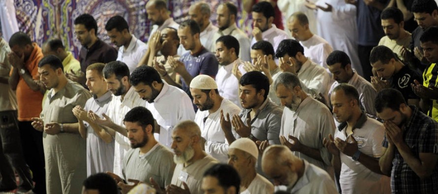 Mısır’da halk, Ramazan’a bu yıl buruk girdi