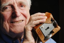 Bilgisayar faresinin mucidi Engelbart öldü