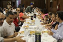 Bergen Camii’nin iftar sofrasında her milletten Müslüman var