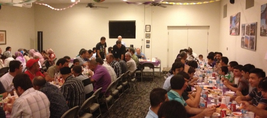 Arizona’daki Türk derneğinden her akşam iftar yemeği