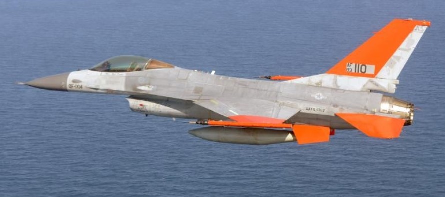 İlk insansız F-16 başarıyla uçtu