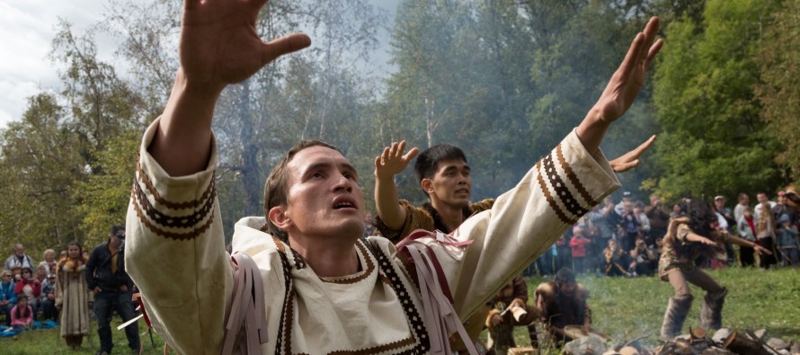 Rusyalı Kızılderililer sonbaharın gelişini bayramla kutladı