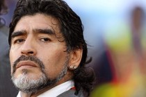 Maradona FIFA’yı topa tuttu; Araba bile kullanamazlar