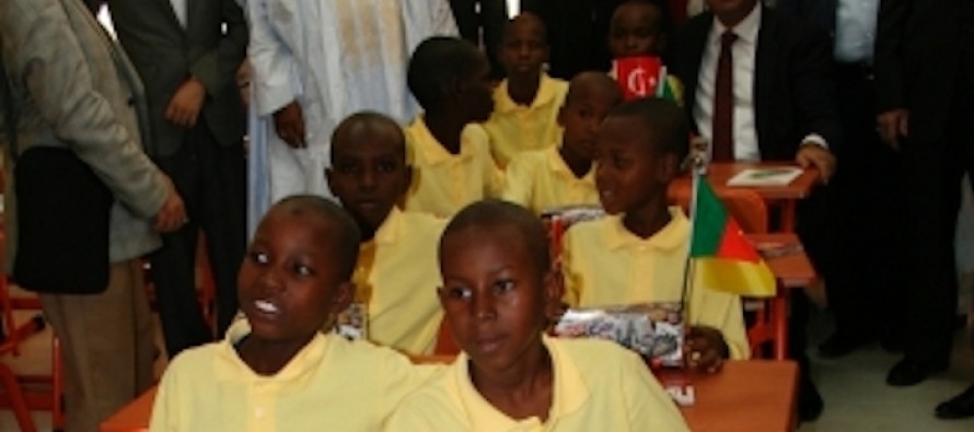 Bozdağ, Kamerun’da okul açtı