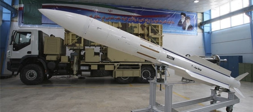 İran, yeni füzelerini tanıttı
