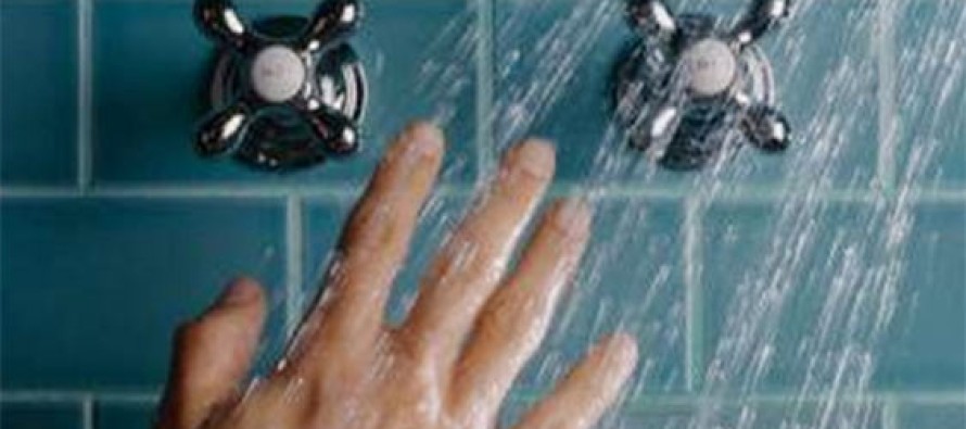 Sıcak suyla çok sık banyo yapmak cildi kurutuyor
