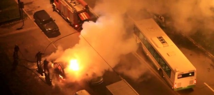 Kiev’de bir gecede 23 araç yakıldı