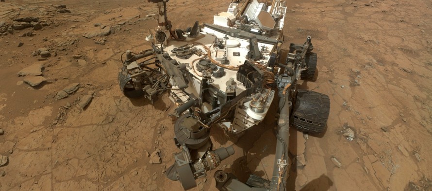 Curiosity robotu kum tepeyi aşacak