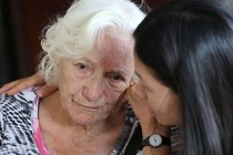 Alzheimer hastasıyla çocukmuş gibi konuşmayın