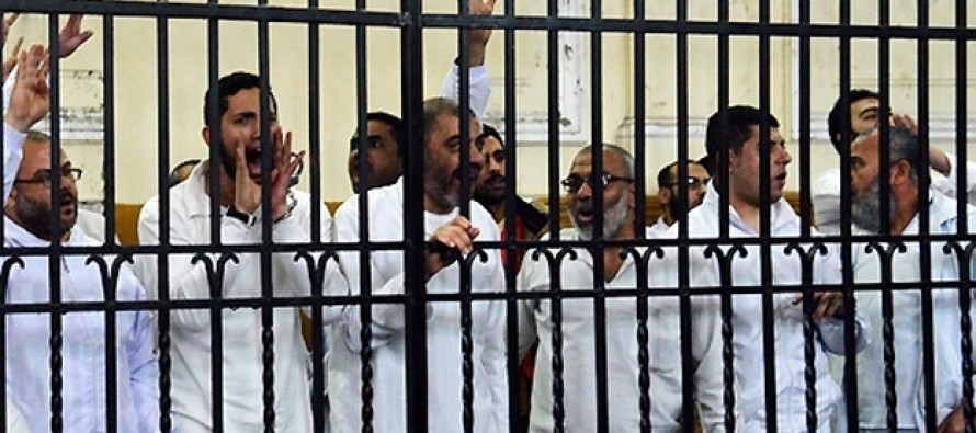 Mısır’da 683 kişi hakkında idam kararı verildi