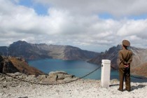 Kuzey Kore, efsanevi dağı turizme açıyor