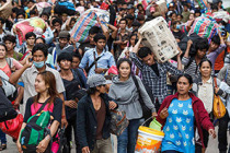 Tayland’da 200 bin kişi ülkeyi terk etti