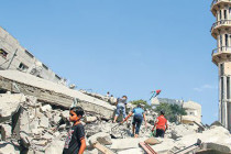 İsrail, Gazze’de üç cami daha vurdu