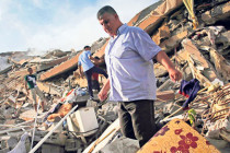 İsrail, Gazze’de sağlam bina bırakmıyor