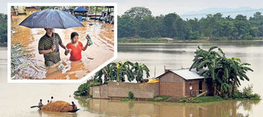 Nepal ve Hindistan’ı yine sel aldı salgın hastalık tehlikesi kapıda