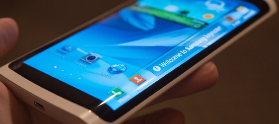 Galaxy Note 4′ün üç taraflı ekranı görüldü