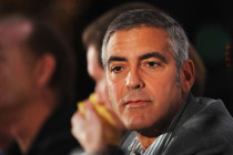 George Clooney yeniden televizyonda