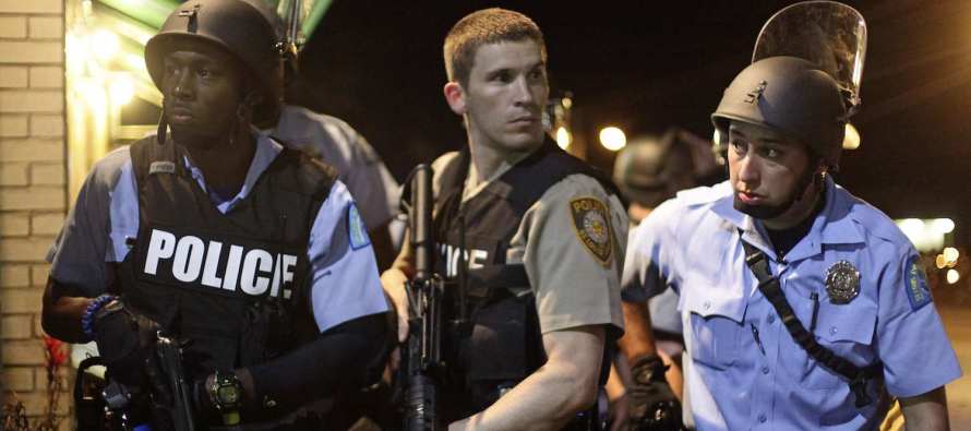 Ferguson’da polis vuruldu