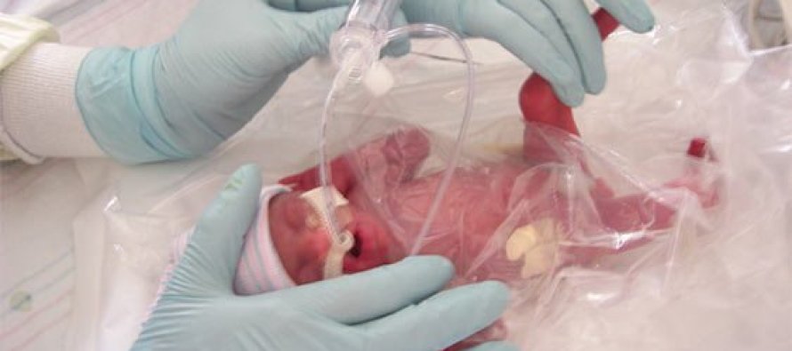 Prematüre bebeklerde anne sütü hayat kurtarıyor