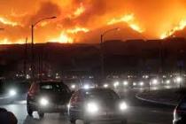 California’da çıkan yangın yüzlerce kişiyi evinden etti