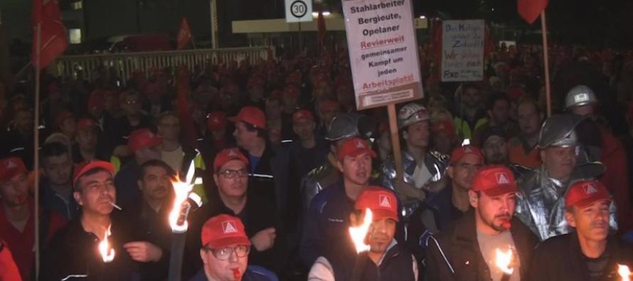 Mercedes çalışanları ilk protestosuna gece vardiyası ile başladı