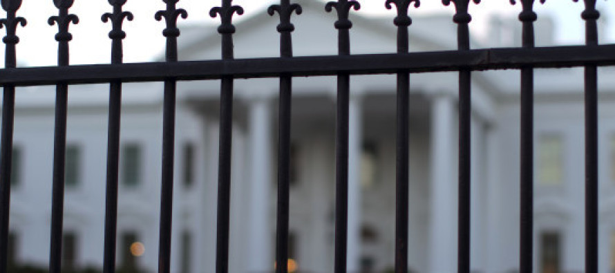 Beyaz Saray çitlerinden atlayan kişiye köpek engeli