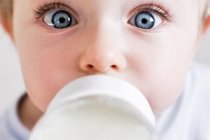 İnek sütü çocuğunuzda alerji yapabilir!