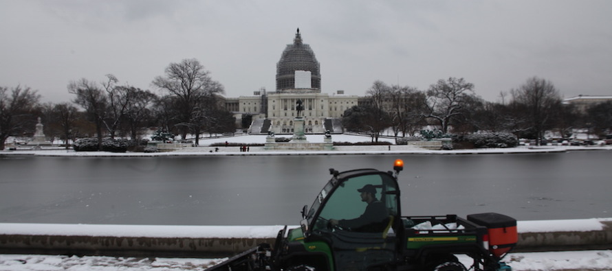 Washingtonlular kar fırtınasına hazırlanıyor