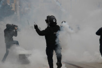 Kosova’da hükümet karşıtlarına biber gazlı müdahale