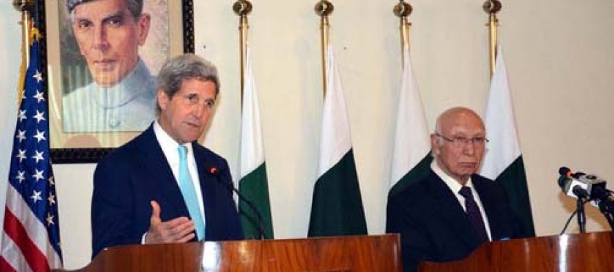 Kerry: Pakistan tüm bölgeyi tehdit eden terör gruplarıyla mücadele etmelidir