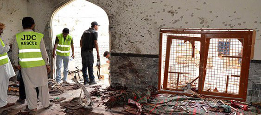 Pakistan’da camiye saldırı: 49 ölü