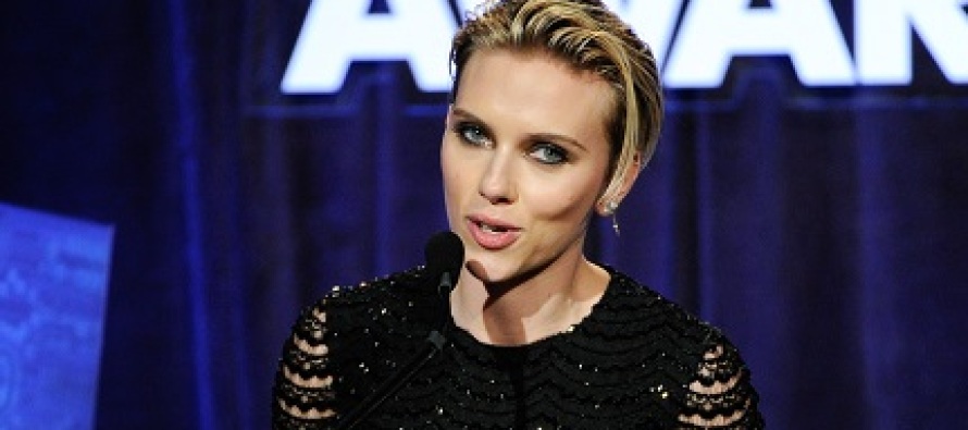 Scarlett Johansson müzik grubu kurdu