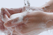 Soğuk algınlığına karşı elinizi sabunla 20 saniye ovalayarak yıkayın