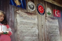 Kosova şehitlerinin huzurunda