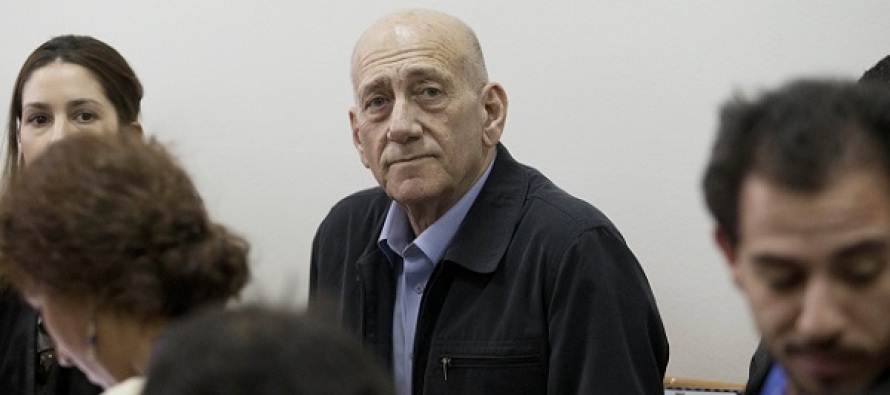 İsrail eski Başbakanı Olmert hapse girdi