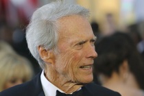 Clint Eastwood: Michael Moore’u tehdit etmedim