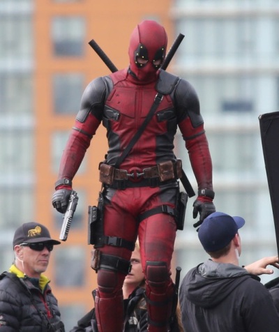 First Look At Ryan Reynolds In The 'Deadpool' Costume!