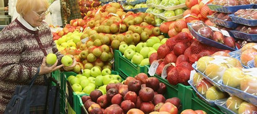 Rusya krizi soğuk hava depolarında bekleyen meyve fiyatını yarıya düşürdü