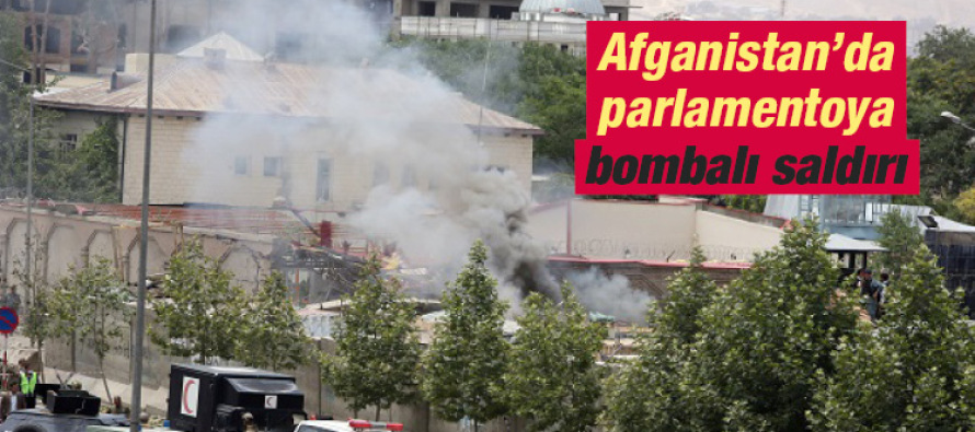 Afganistan’da parlamentoya bombalı saldırı