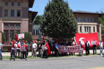 Washington Büyükelçiliği önünde protesto gösterisi