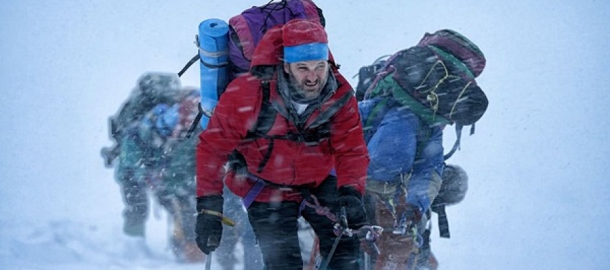 Covid: Koronavirüs dünyanın en yüksek noktasına erişti, Everest Dağı’na tırmanan dağcının testi pozitif çıktı