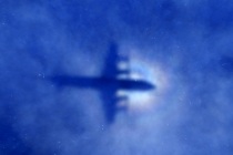 Bulunan parça kayıp Malezya uçağına aitmiş