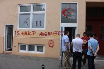 Berlin’de camiye çirkin saldırı