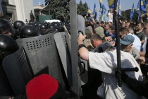 Kiev’deki çatışmalarda üç kişi öldü