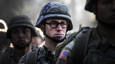Oliver Stone'un 'Snowden' filminin gösterimi ertelendi